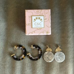 2 pairs of large chunky acrylic earrings (tortoiseshell and white and gold)